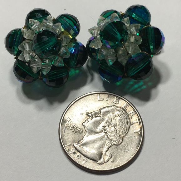 ๐ Vintage AB Cluster Clipon Earrings - Picture 7 of 8